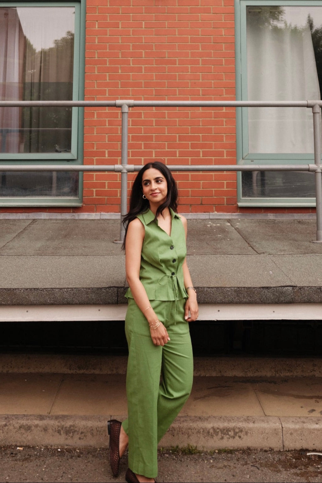 Green Linen Waistcoat Set – Smart Layered Look with Contemporary Elegance
